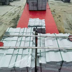 宣城 芝麻白仿形加直形路沿石出货日常