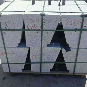 宣城 芝麻白异形坐凳，石凳