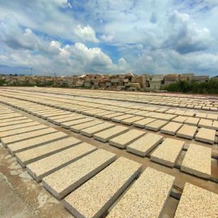 宣城 黄金麻花岗岩荔枝面地铺石防护中