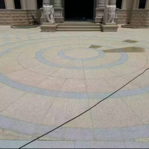 宣城 黄金麻芝麻灰花岗岩石材地铺拼接效果