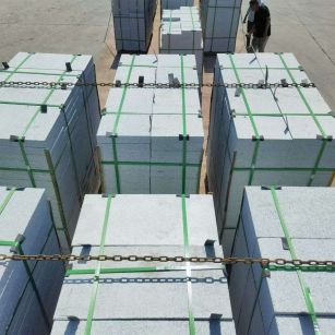 宣城 芝麻白花岗岩5公分地铺石 花岗岩厂家工厂装车日常