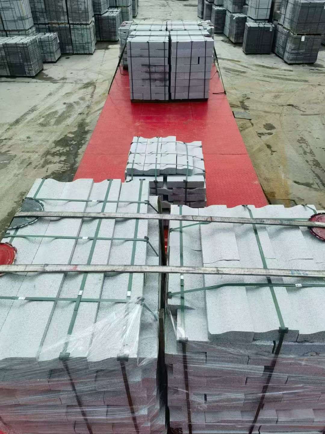 宣城 芝麻白仿形加直形路沿石出货日常