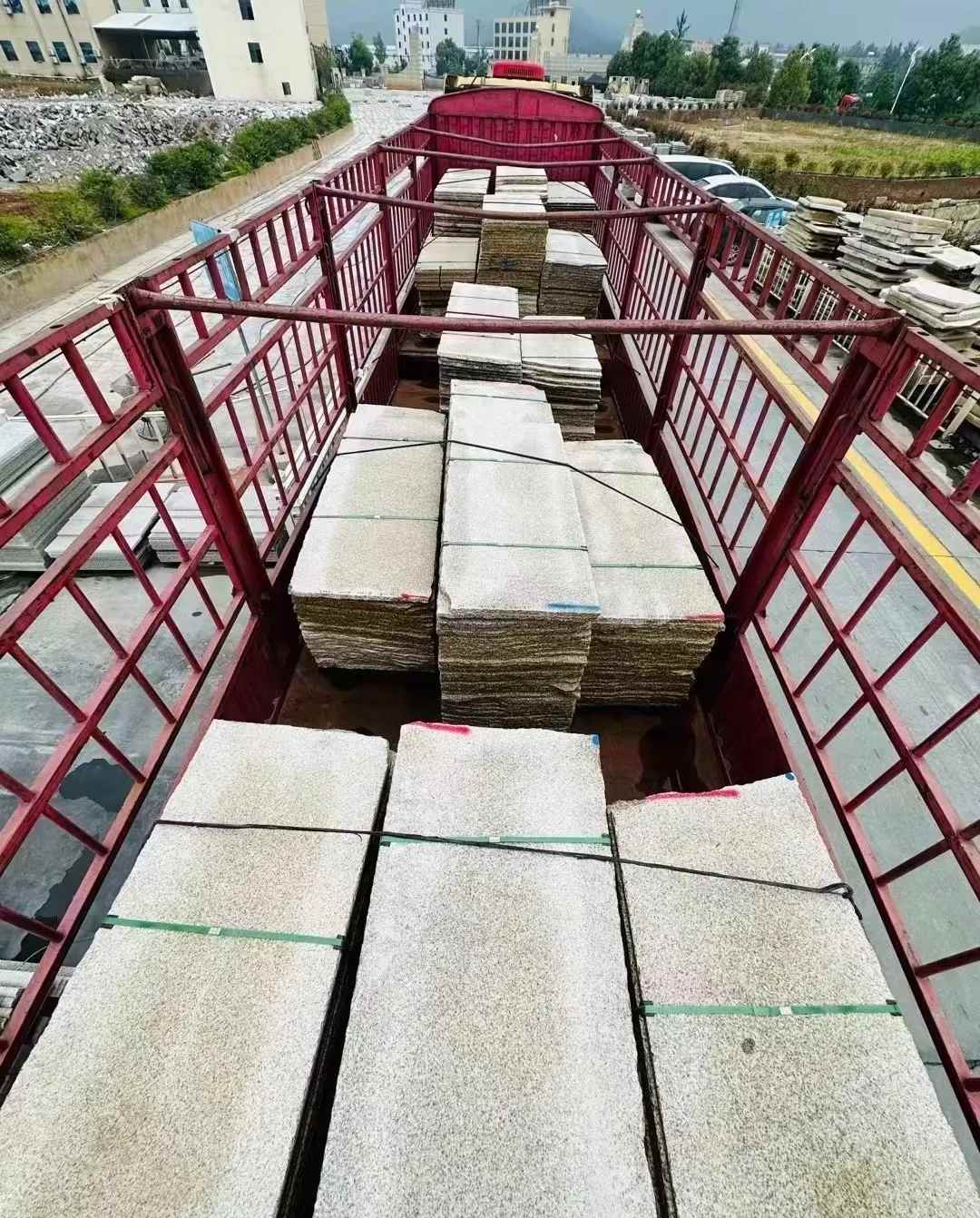 宣城 黄金麻花岗岩荔枝面，光面毛板装车完成