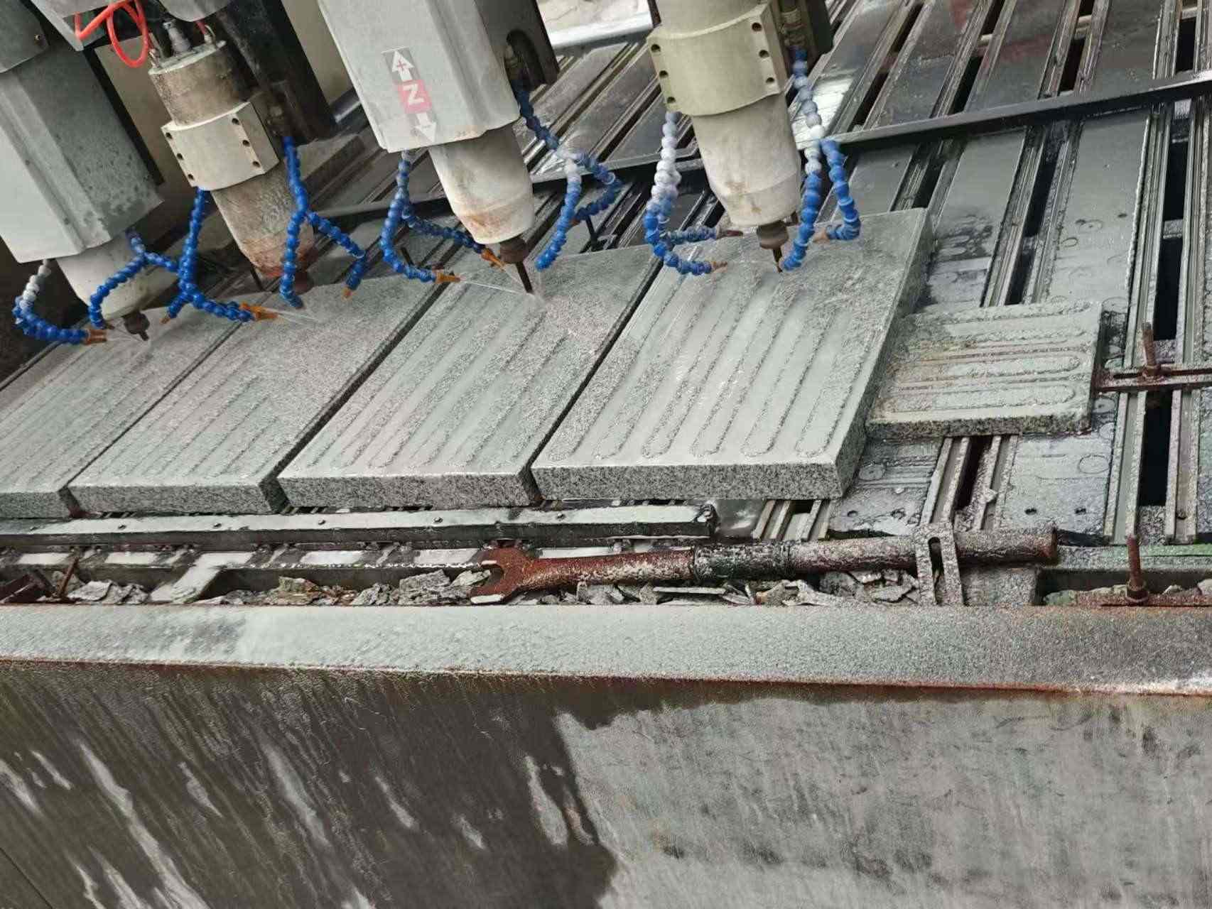 宣城 芝麻白花岗岩荔枝面盲道雕刻