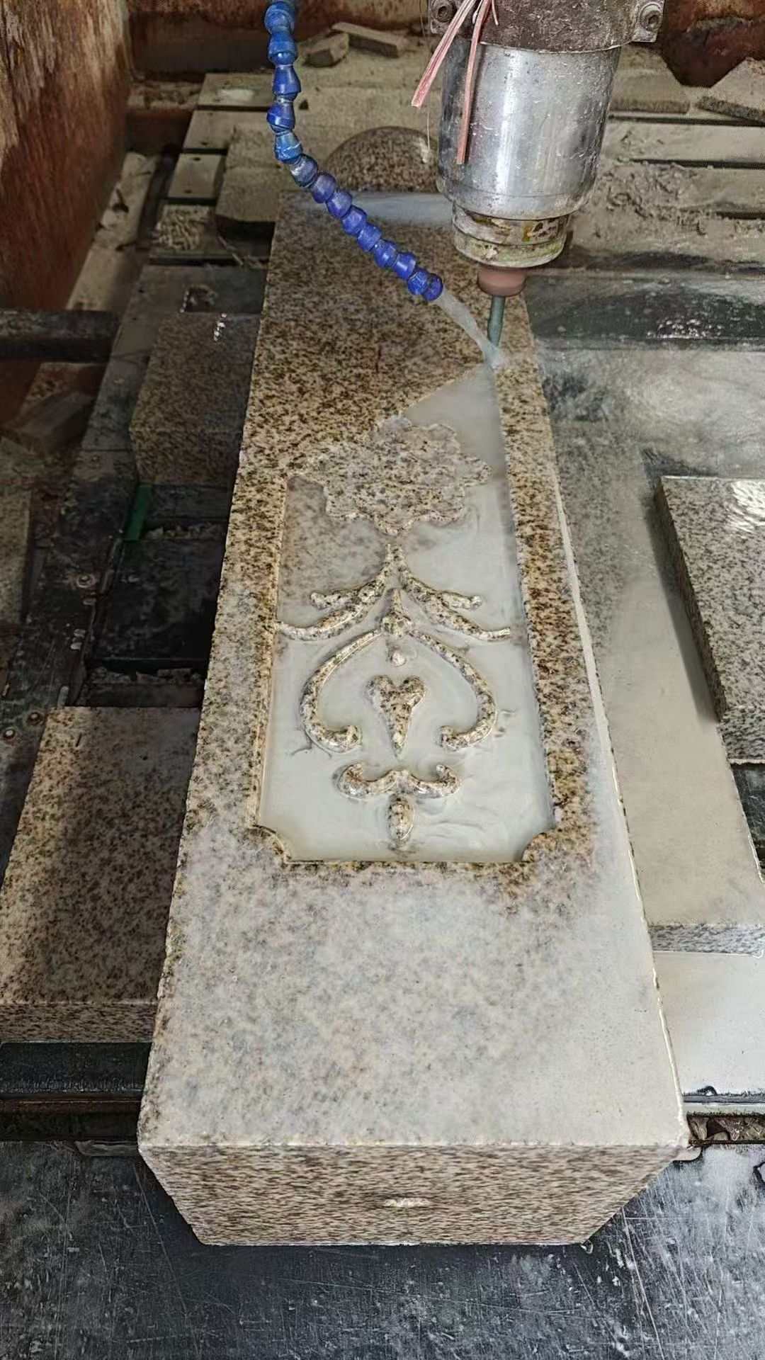 宣城 黄金麻花岗岩异形加工雕刻栏杆大柱