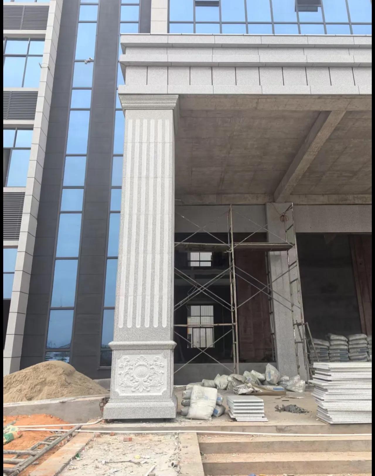 宣城 芝麻白光面花岗岩门楼大柱（罗马柱）配雕花底座