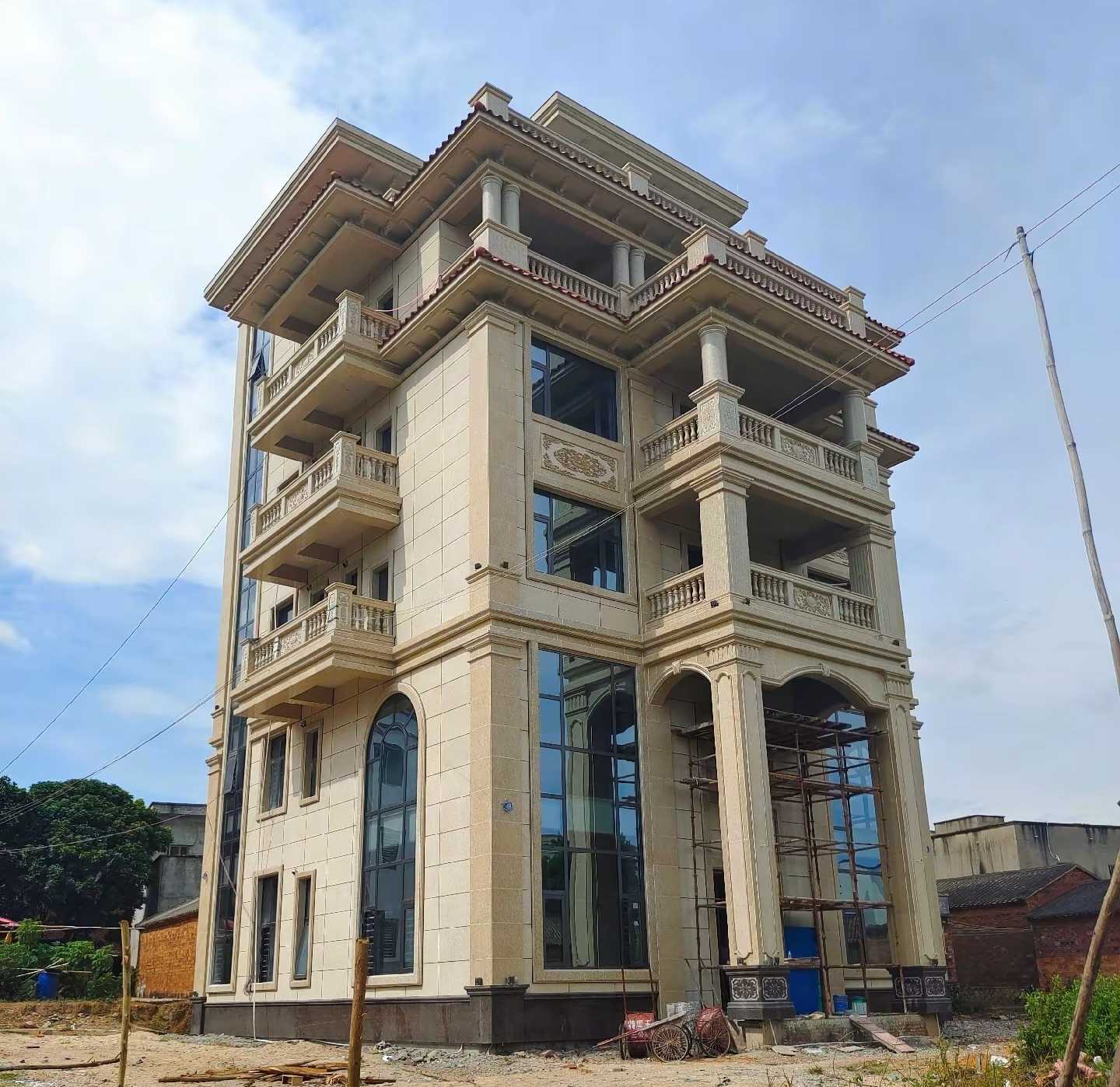 宣城 黄金麻花岗岩石材别墅外墙干挂搭配（雕花栏杆花瓶柱门楼罗马柱）