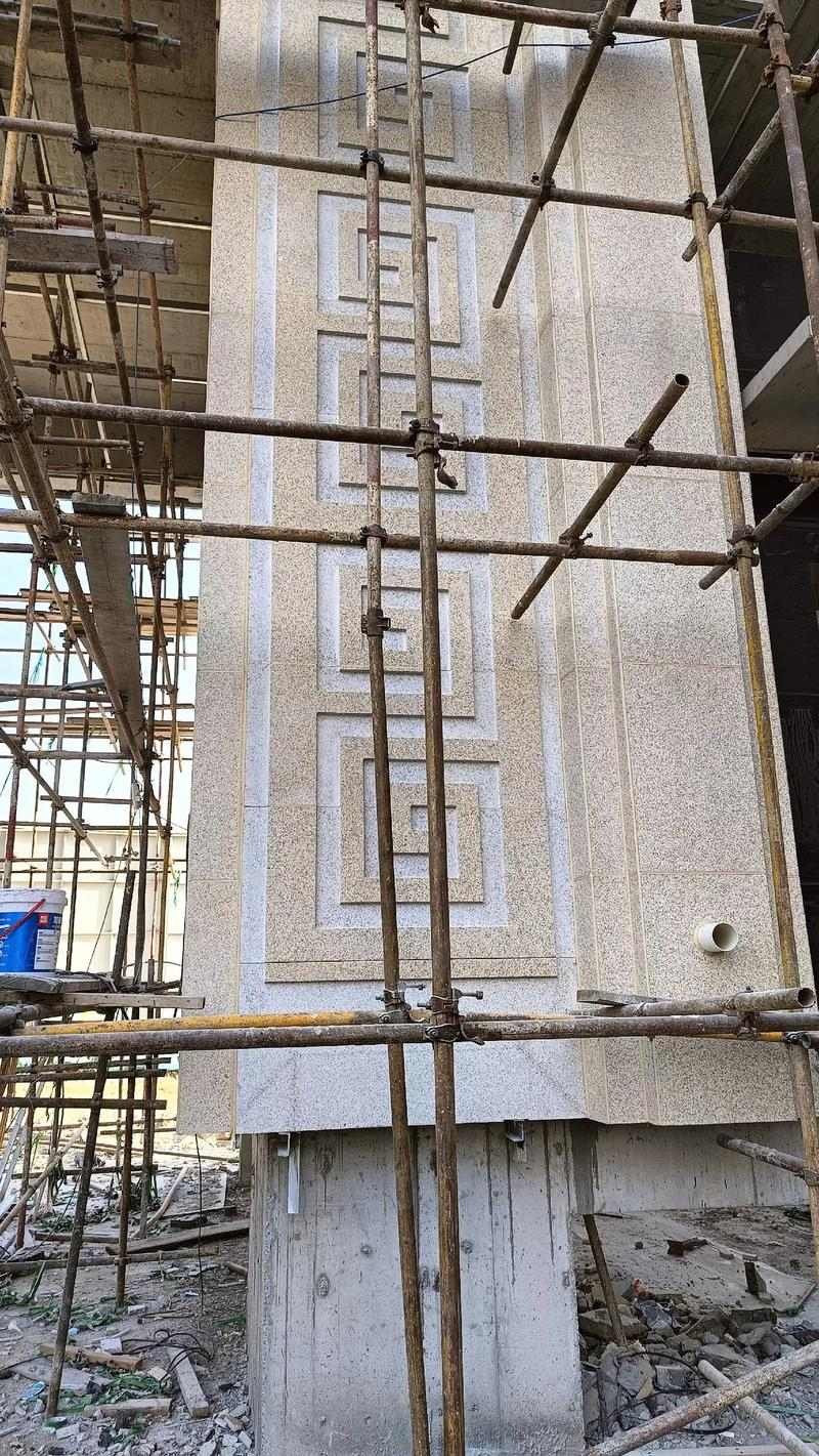 宣城 黄金麻花岗岩别墅外墙干挂回纹造型效果