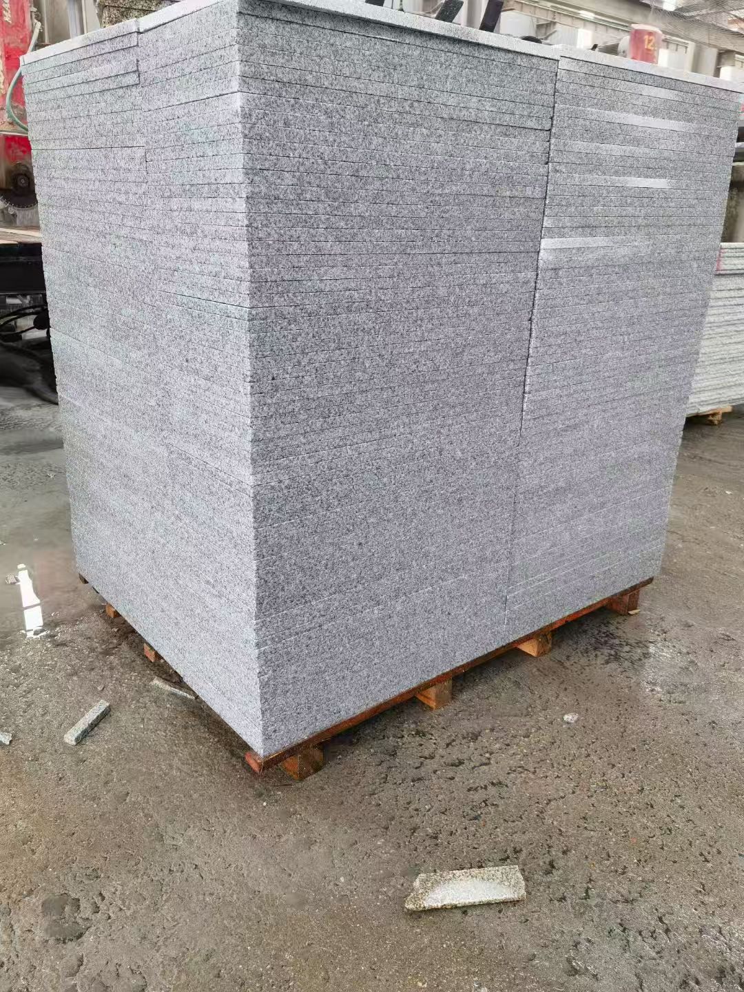 宣城 芝麻白火烧面1.8厚300*600地铺石，尺寸标准，厚薄均匀