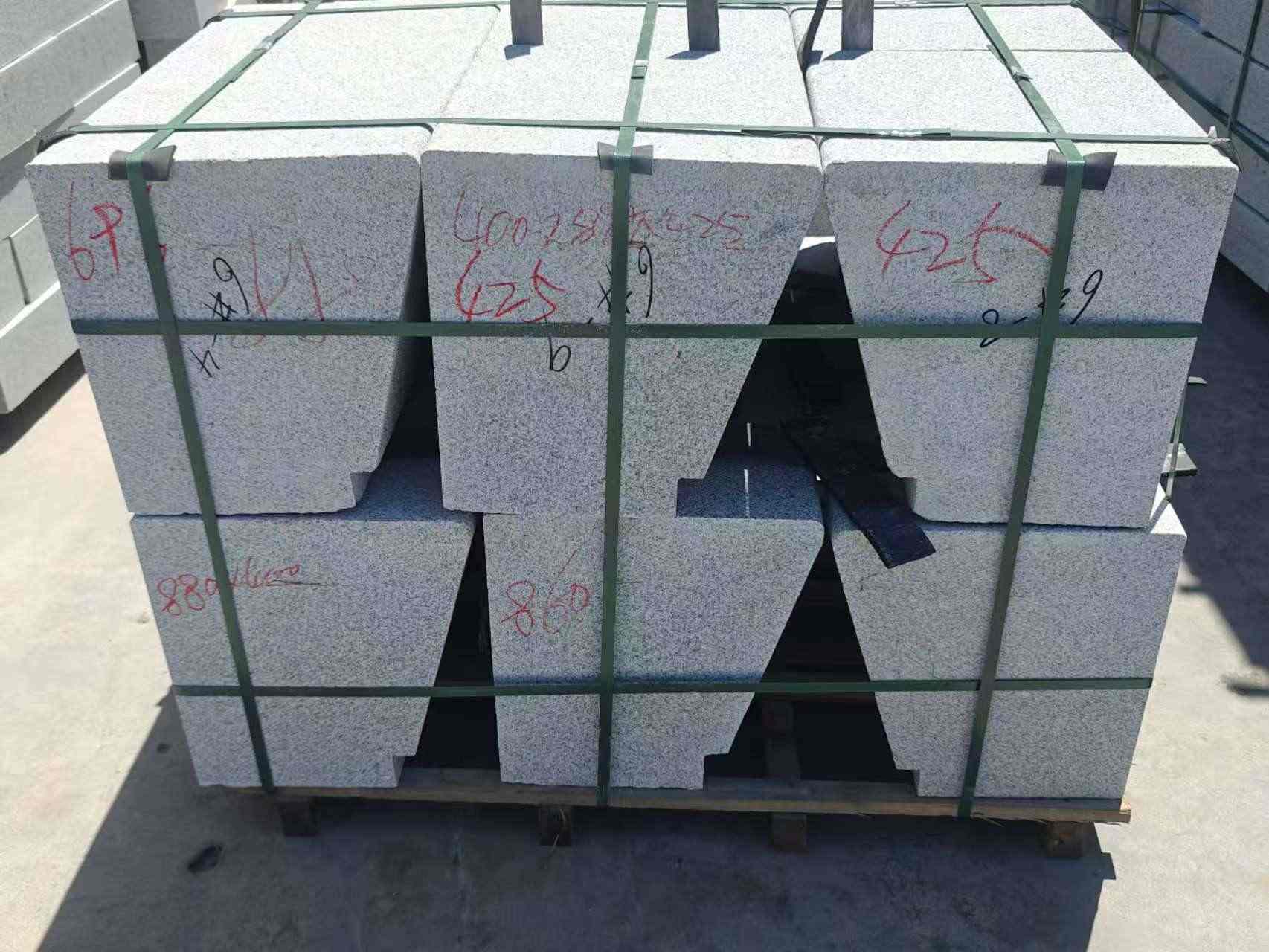 宣城 芝麻白异形坐凳，石凳