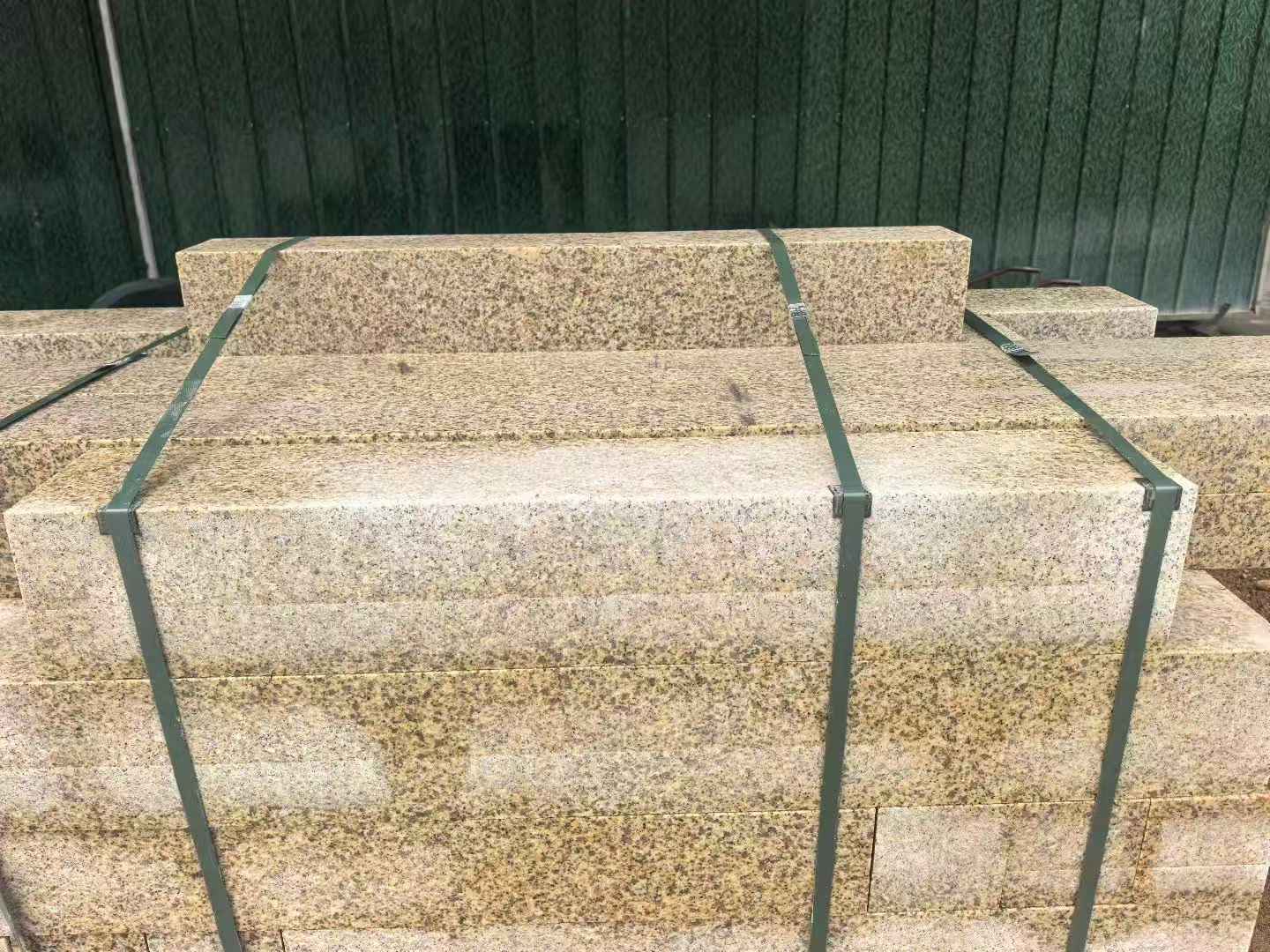 宣城 黄金麻花岗岩石材机切面栏杆料半成品