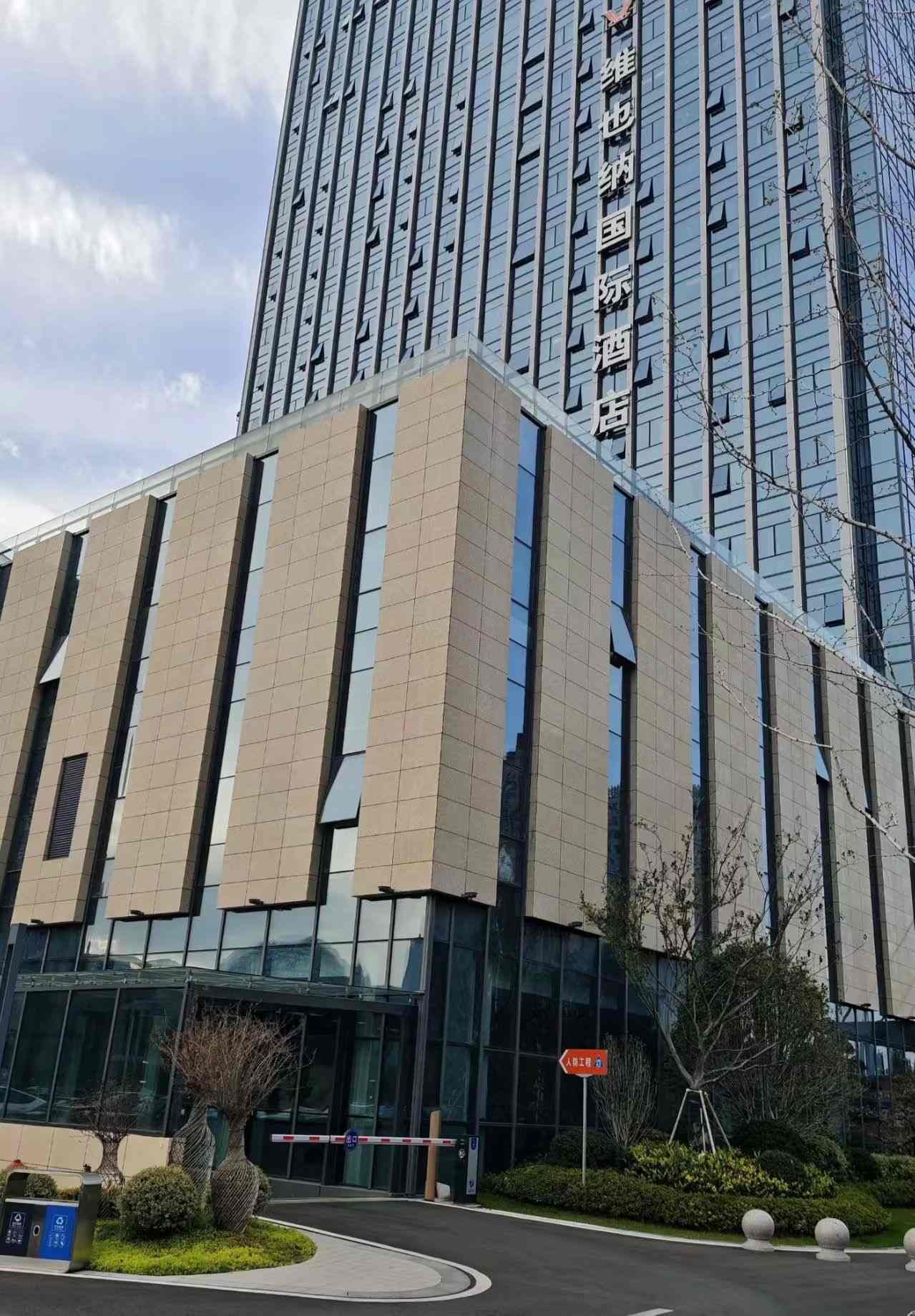 宣城 黄金麻花岗岩外墙干挂