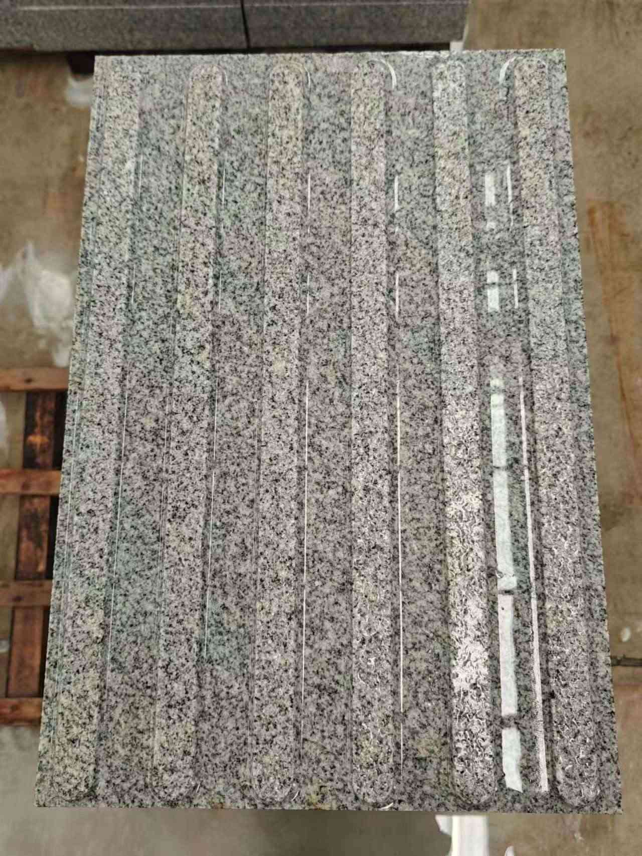 宣城 芝麻白花岗岩荔枝面雕刻盲道，盲条