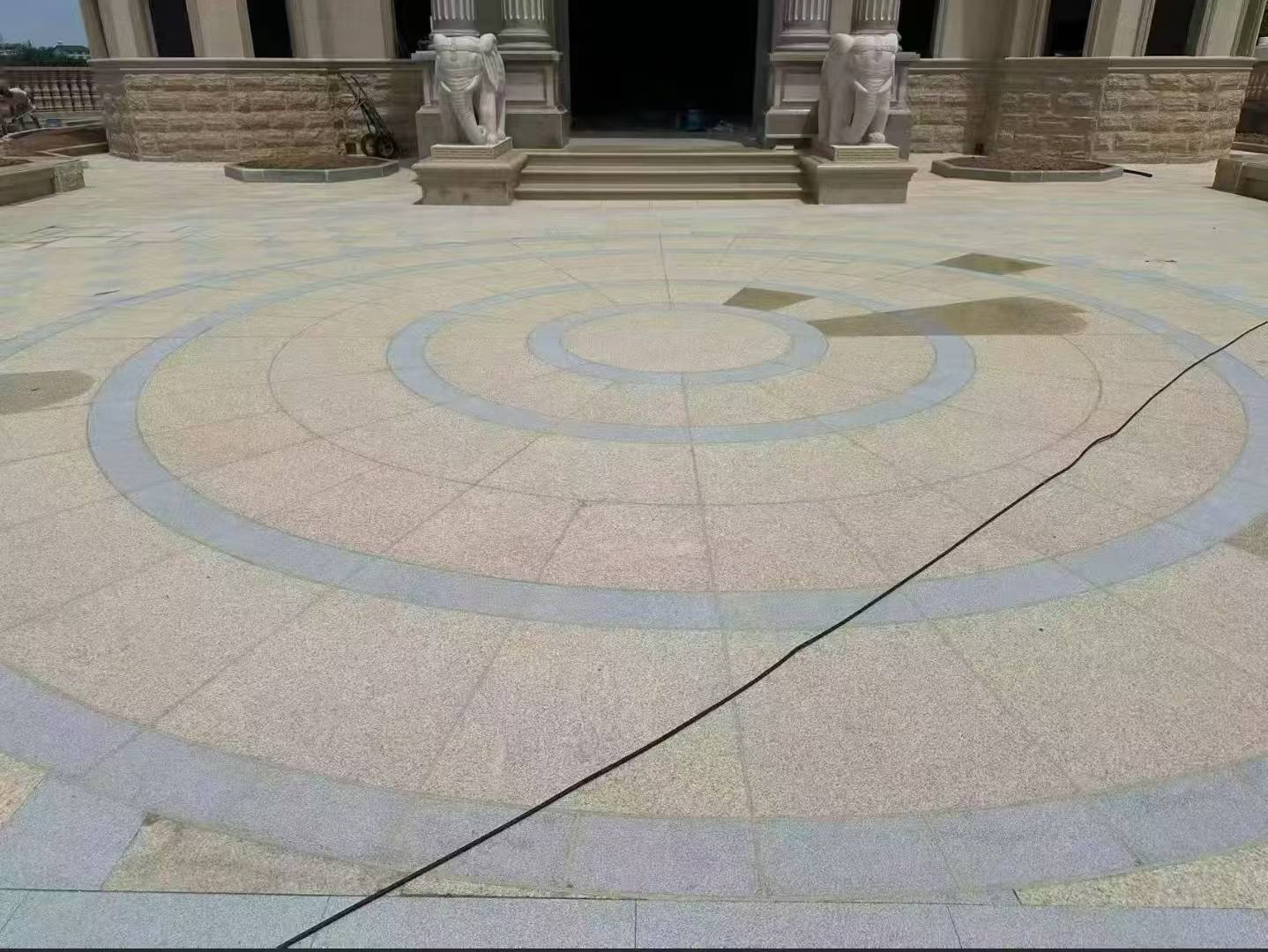 宣城 黄金麻芝麻灰花岗岩石材地铺拼接效果